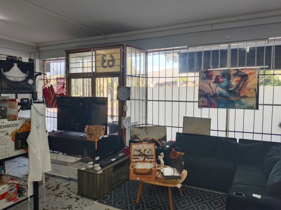 To Let Commercial Property for Rent in Heathfield Western Cape